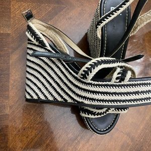 BP. Black and nude Wedge